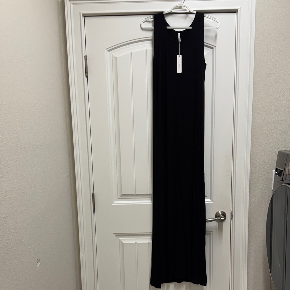 Elegant Black Sleeveless Maxi Dress
